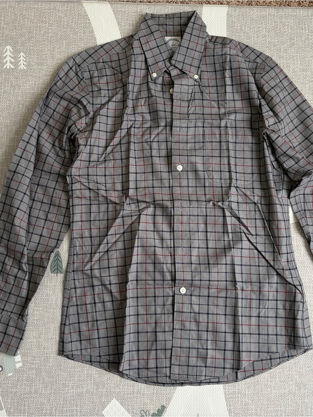 Brooks Brothers Men's gray plaid long sleeve button-up shirt Size Small Regent